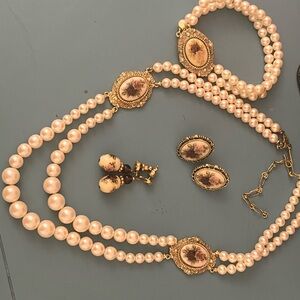 Pearl set